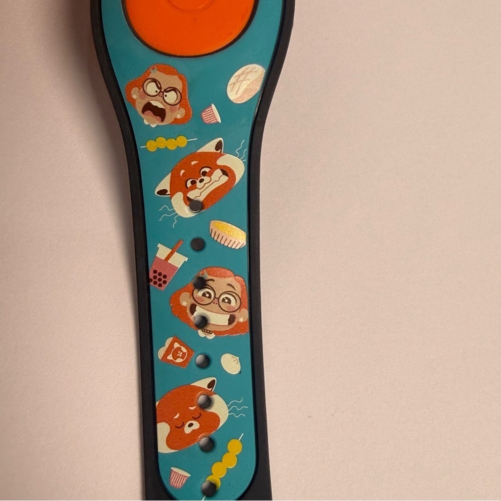 Disney Parks Turning Red Panda MagicBand Magic Band LE 4000 USED READ - Picture 5 of 8